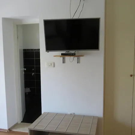1-2 Apartment Split