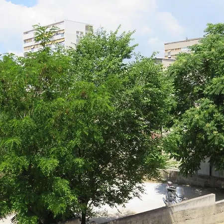 1-2 Apartment *