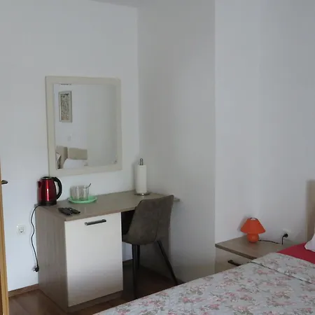 Apartment 1-2 *