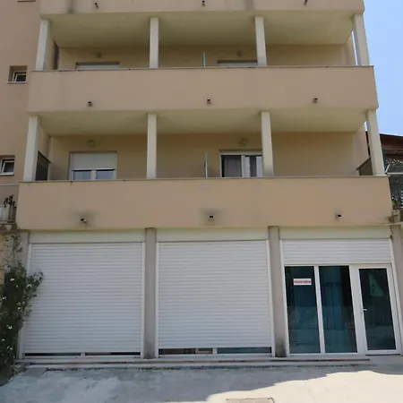 1-2 Apartment Split