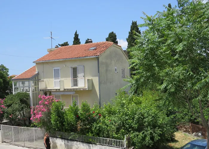 1-2 Apartamento *
